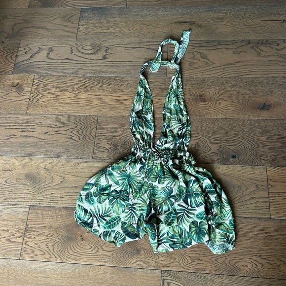 Tropical Print Plunging Neck Backless Halter Romper Size Medium - Picture 10 of 10